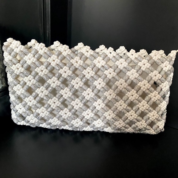 Bead Clutch - Picture 2 of 5